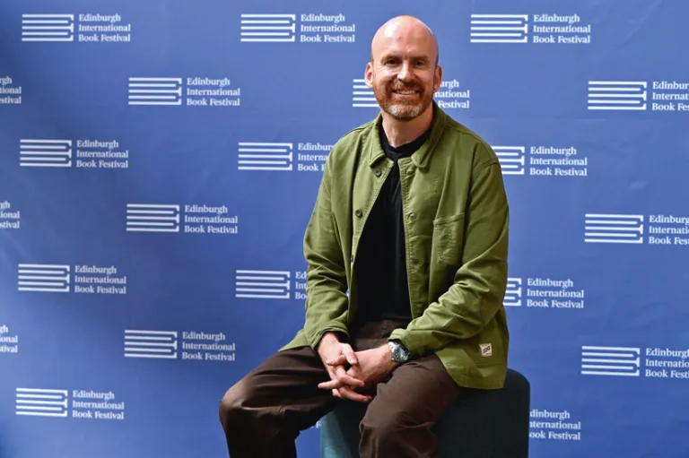 Yazar Matt Haig: ‘Gençliğimde hırsızlık yapardım. Aptalcaydı, kendimi bir tür Robin Hood sanıyordum.’